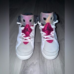Air Jordan 6 Retro GS “HARE” Kids Sneakers in White and Red